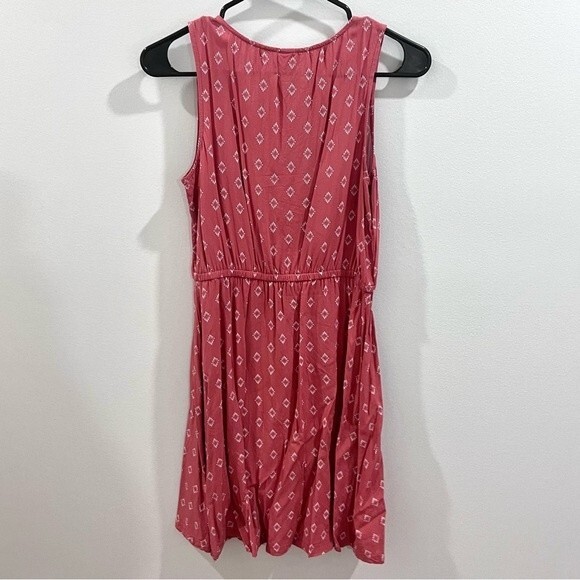 Old navy pink and white vneck sundress size small - Picture 8 of 8